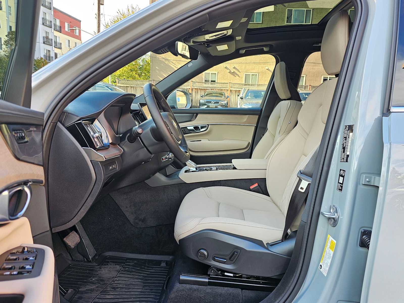 New 2026 Volvo XC90 T8 Plus image 18