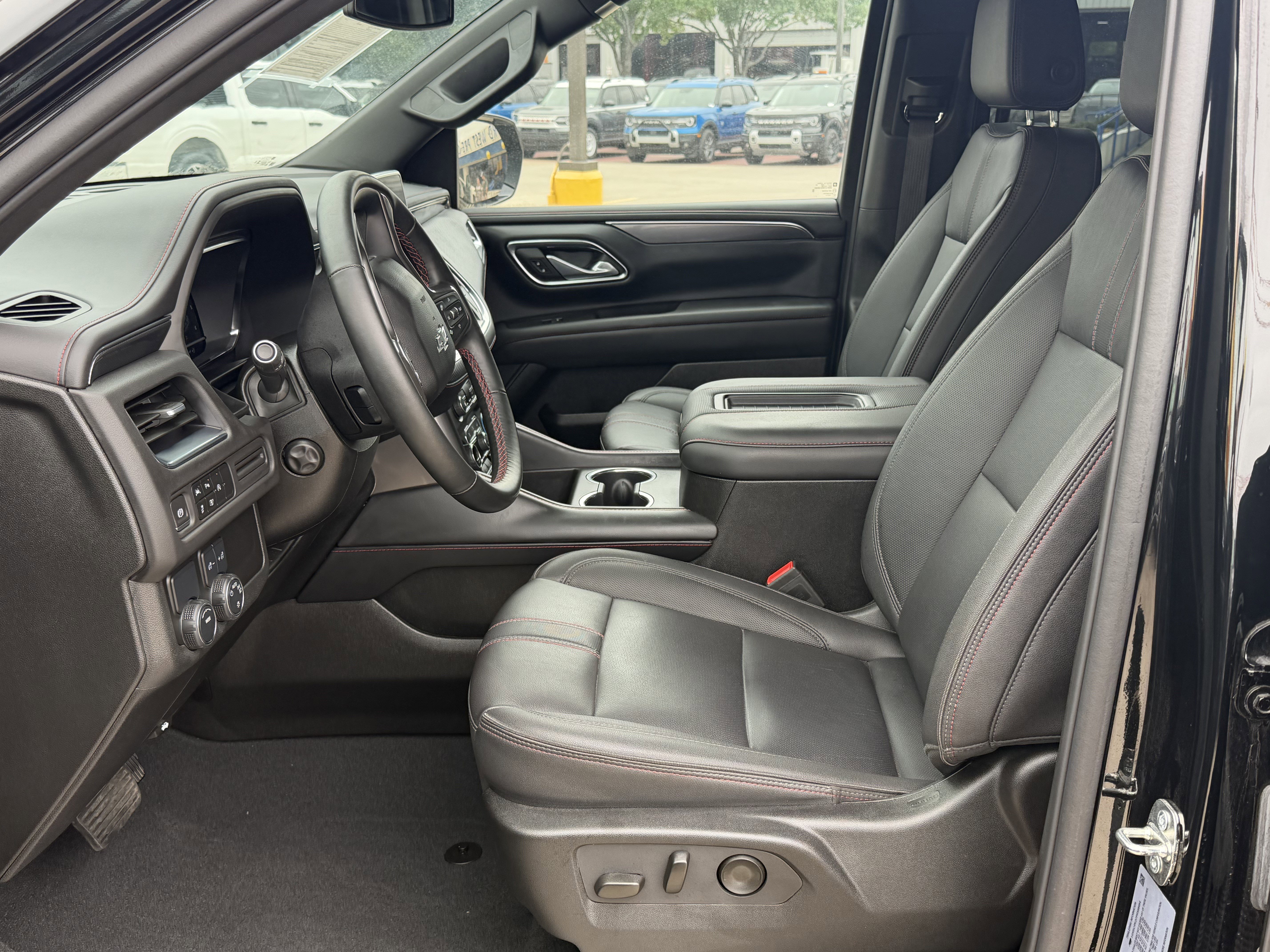 Used 2023 Chevrolet Tahoe RST w/ Luxury Package RWD image 16