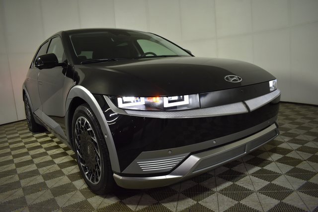 Used 2022 Hyundai Ioniq 5 Limited w/ Cargo Package image 3