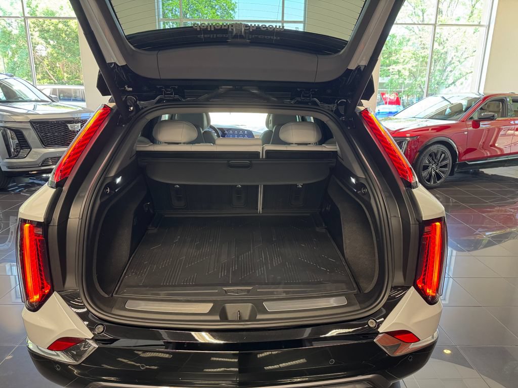 New 2027 Cadillac Optiq Premium Luxury w/ LPO, Floor Liner Package AWD/4WD image 12