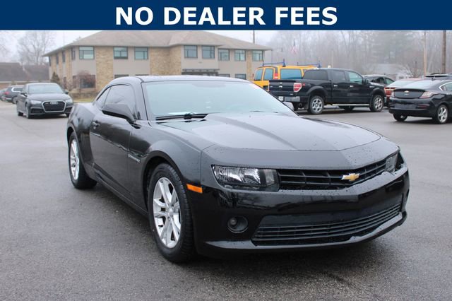 Used 2015 Chevrolet Camaro LT RWD image 2