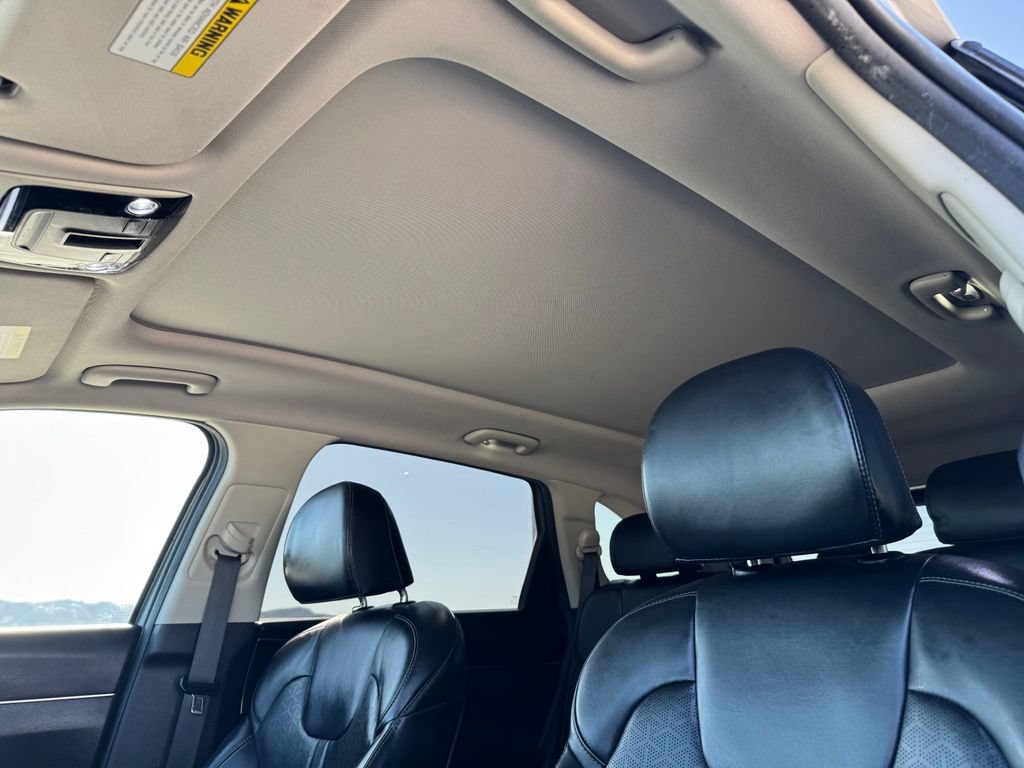 Used 2023 Kia Sorento EX w/ Panoramic Sunroof Package AWD/4WD image 17