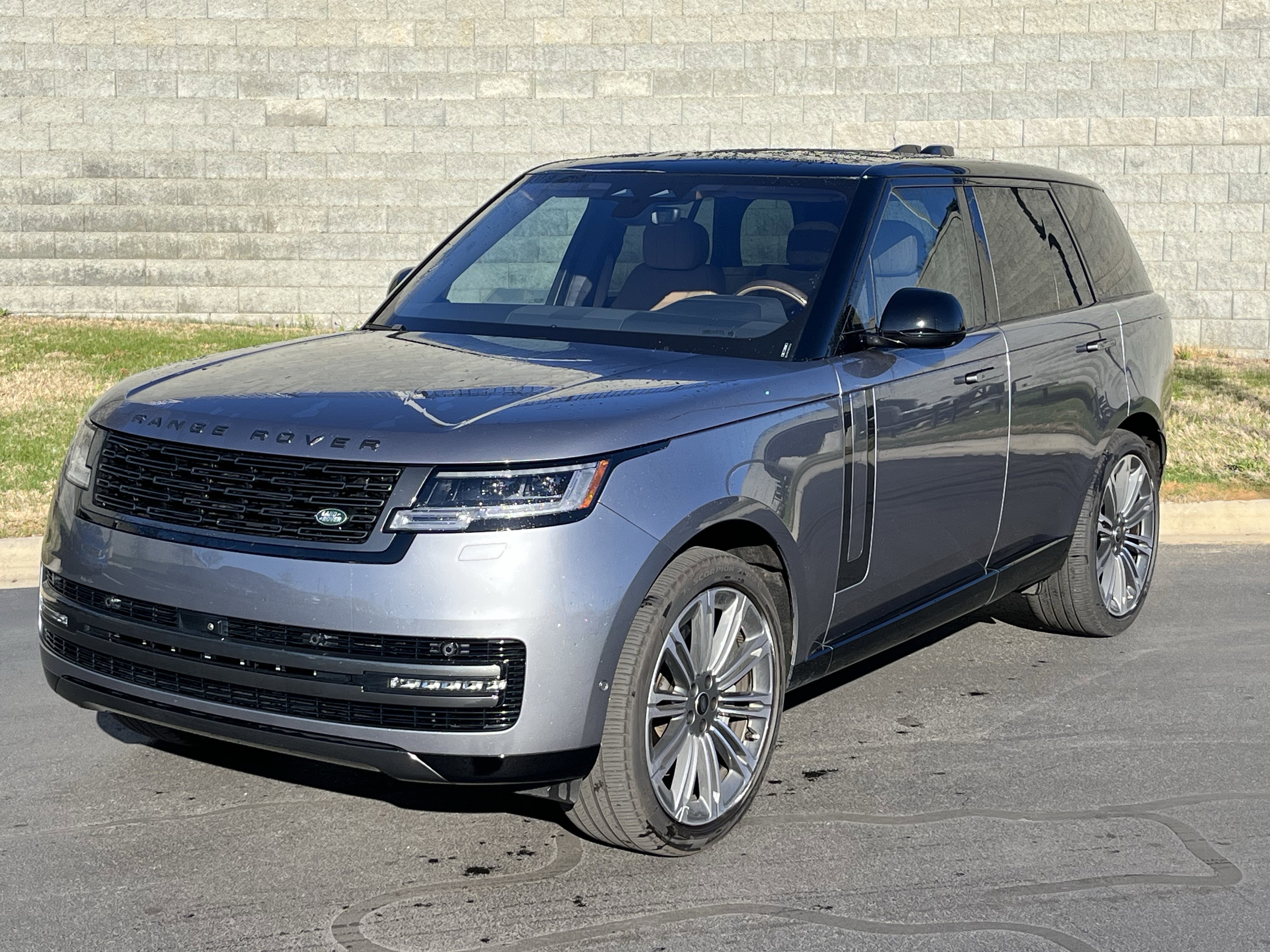 Certified 2023 Land Rover Range Rover SE image 1