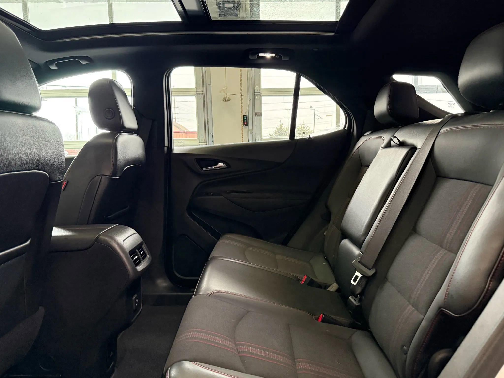 Used 2022 Chevrolet Equinox RS w/ Infotainment Package AWD/4WD image 25