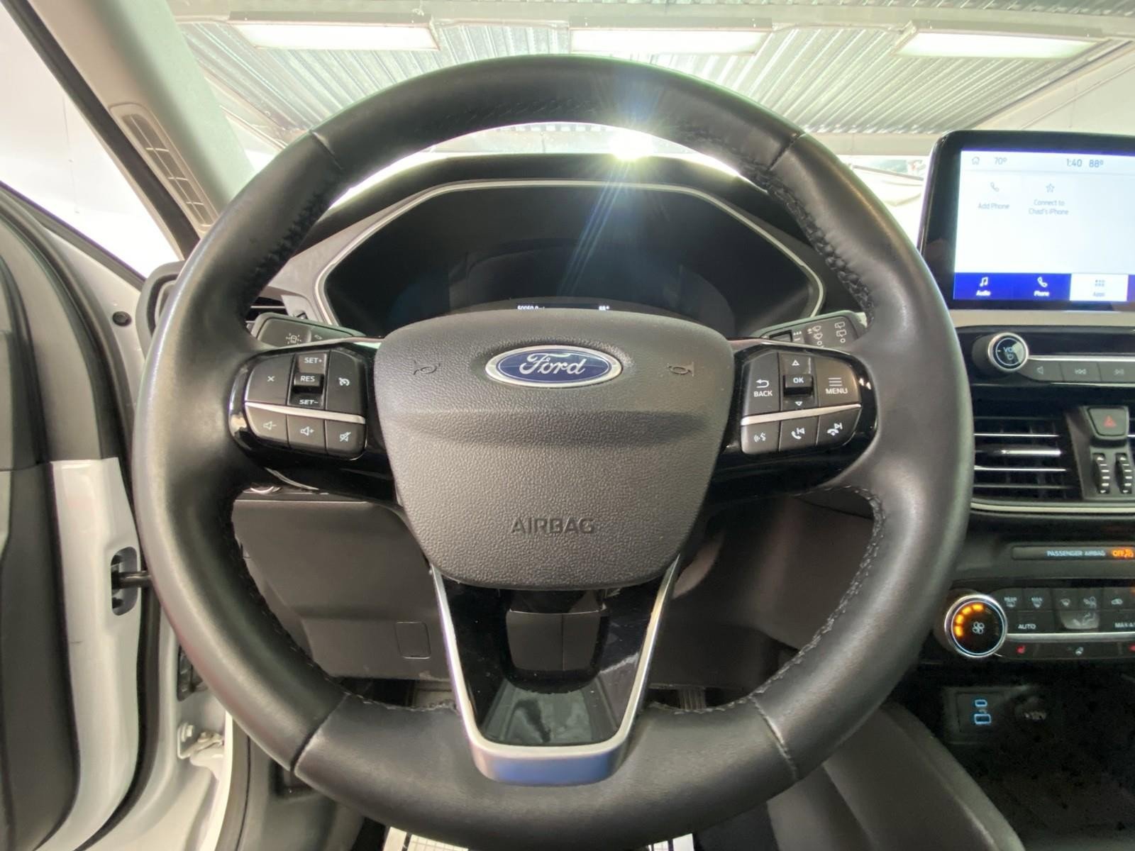 Used 2022 Ford Escape SE w/ Cold Weather Package image 26