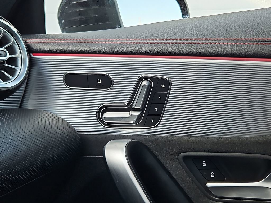 Used 2021 Mercedes-Benz CLA 250 CLA 250 image 25