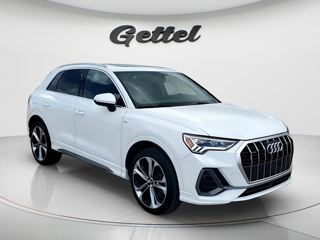 Used 2020 Audi Q3 2.0T Premium Plus w/ Premium Plus Package AWD/4WD image 3