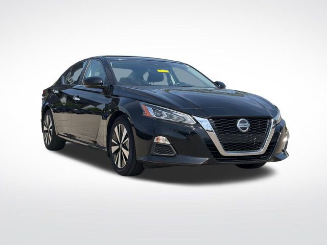 Used 2021 Nissan Altima 2.5 SV w/ SV Premium Package