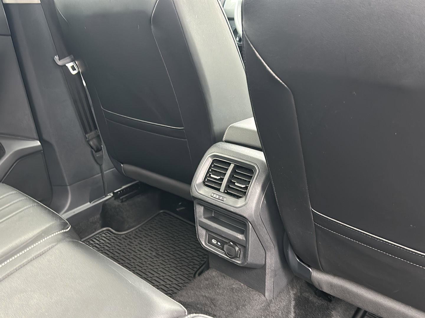 Used 2024 Volkswagen Tiguan SE image 24