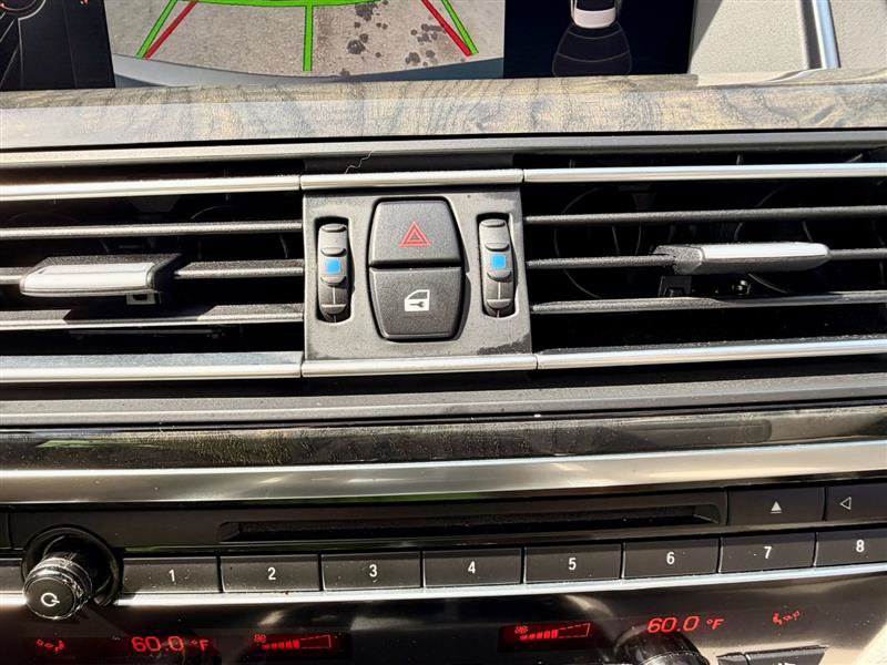Used 2015 BMW 750Li xDrive AWD/4WD image 16