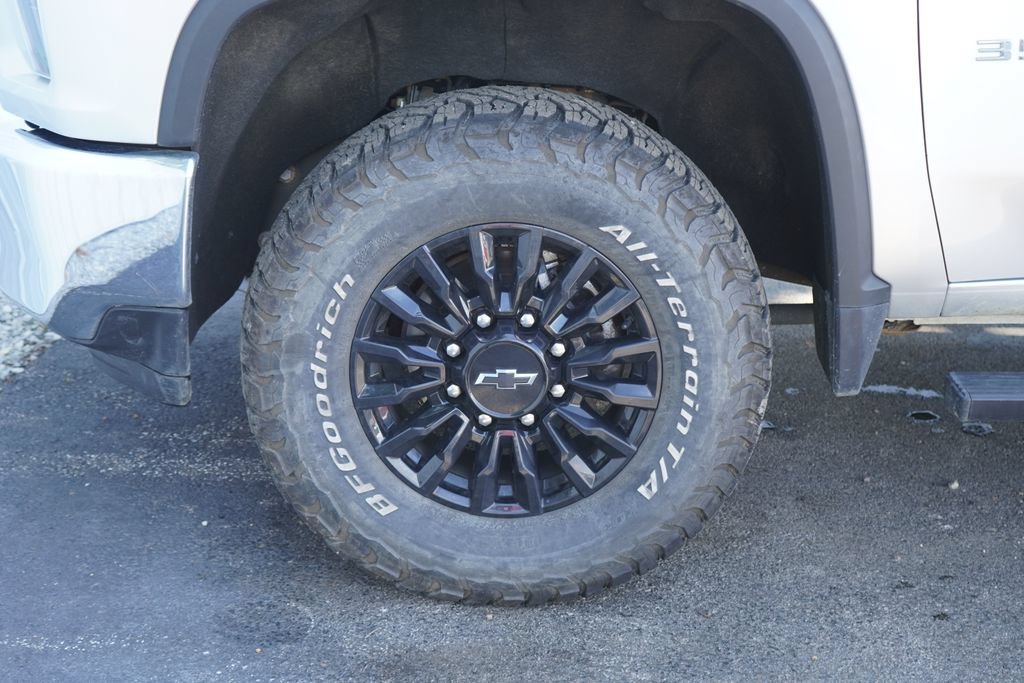 Used 2022 Chevrolet Silverado 3500 LT w/ Convenience Package AWD/4WD image 6