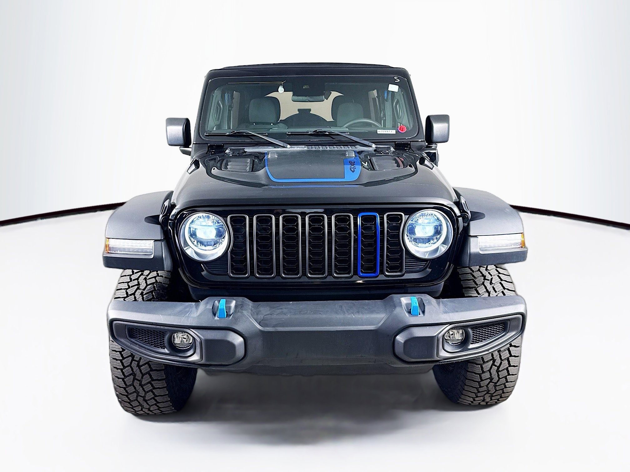 Used 2024 Jeep Wrangler Unlimited Rubicon 4xe image 3