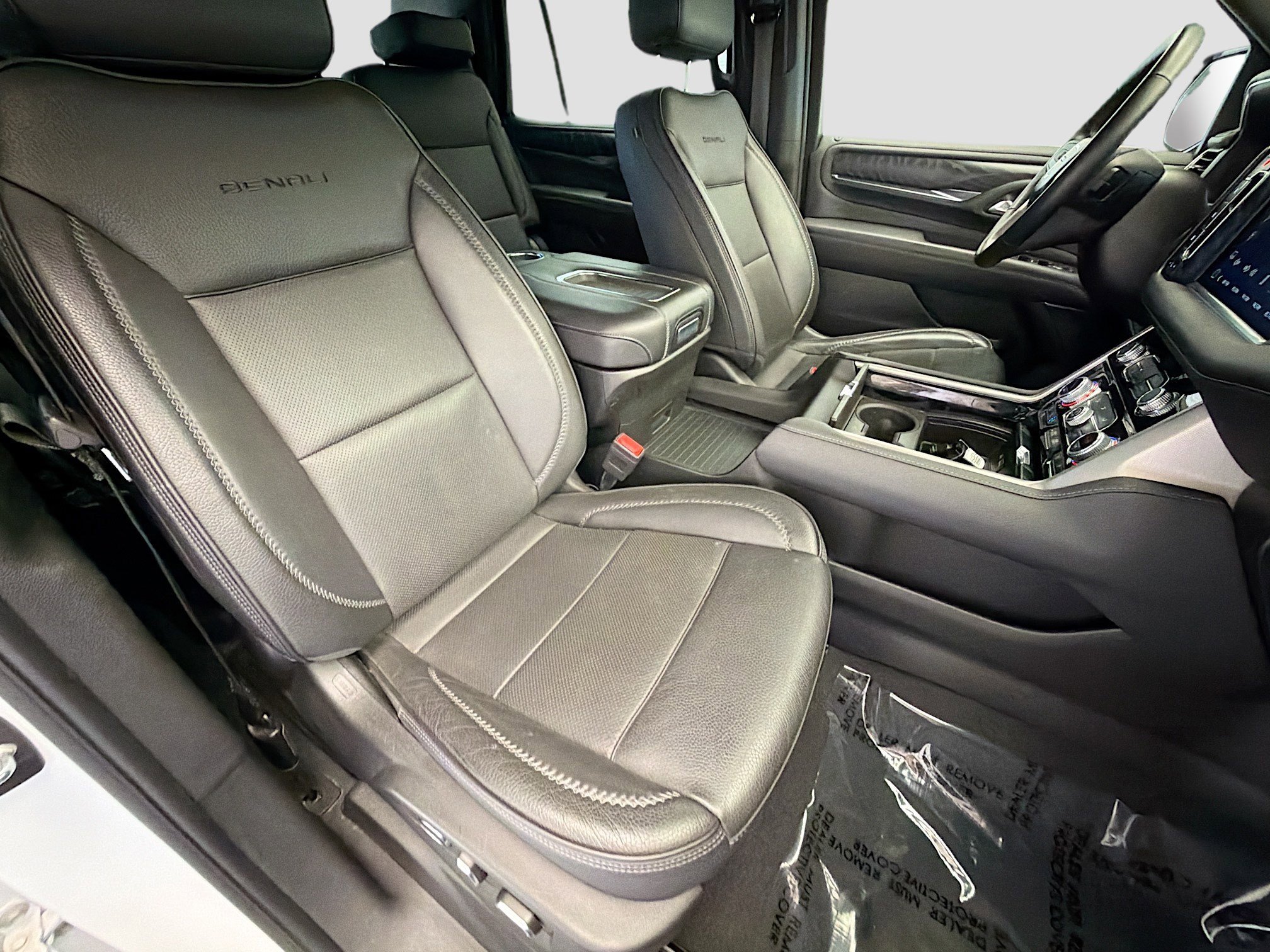 Used 2023 GMC Yukon Denali AWD/4WD image 16
