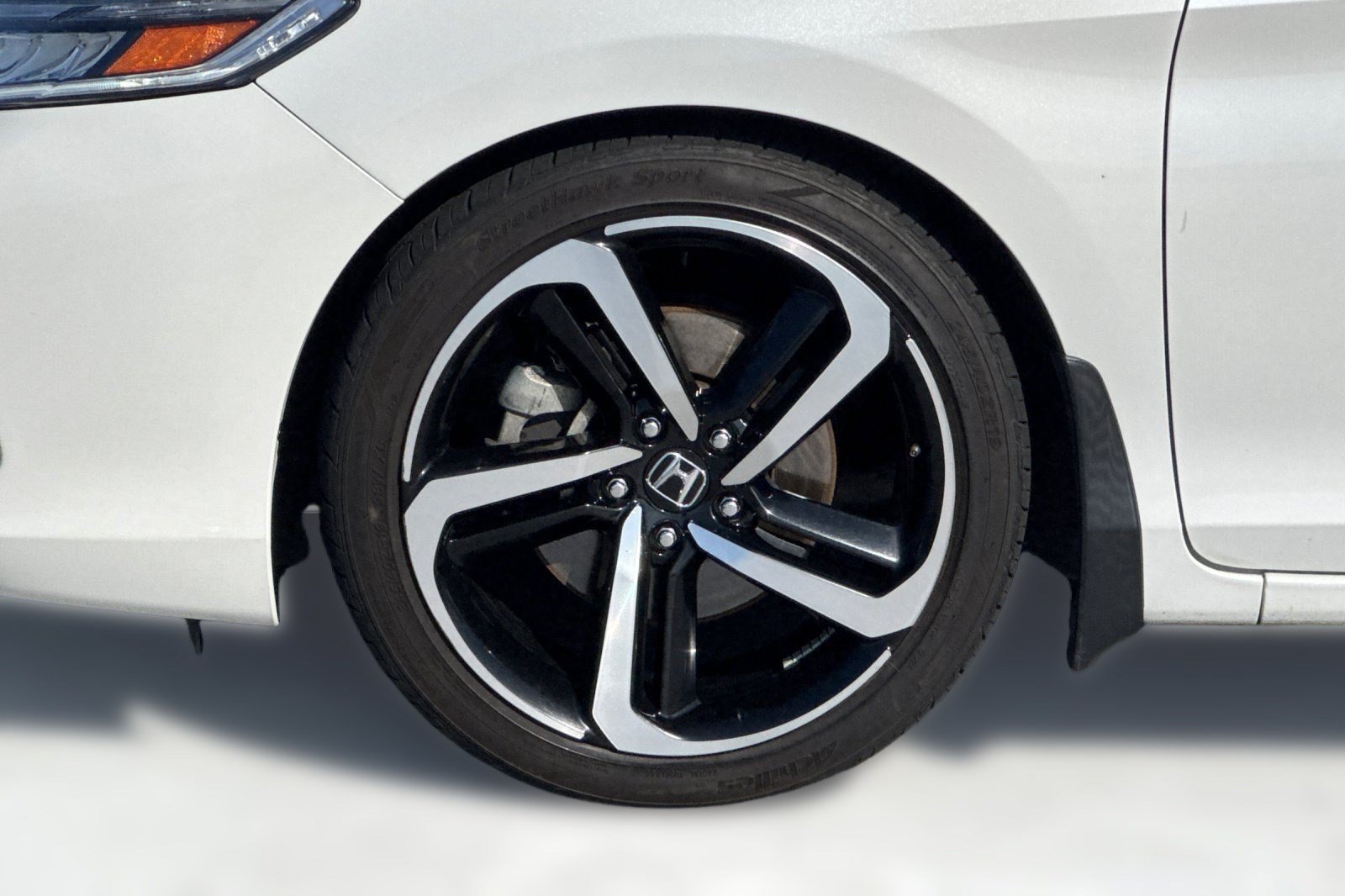 Used 2016 Honda Accord Touring image 12