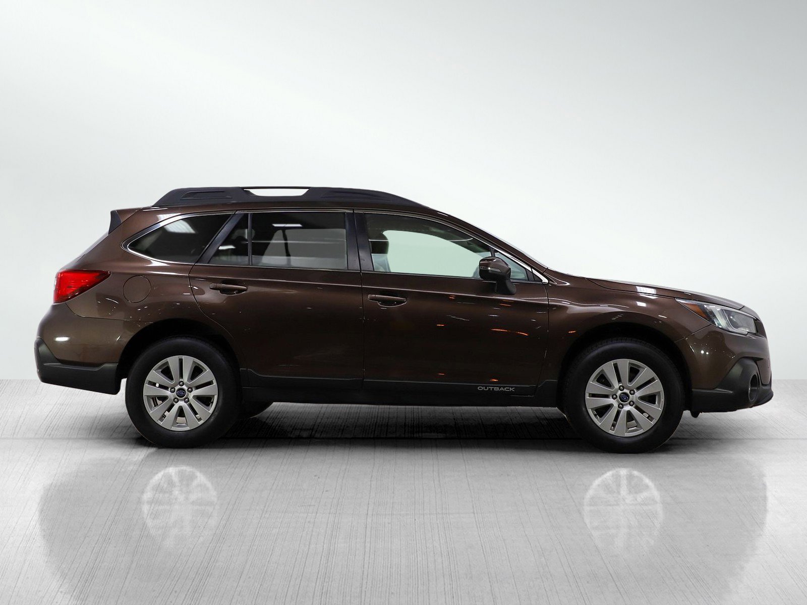 Used 2019 Subaru Outback 2.5i Premium AWD/4WD image 6