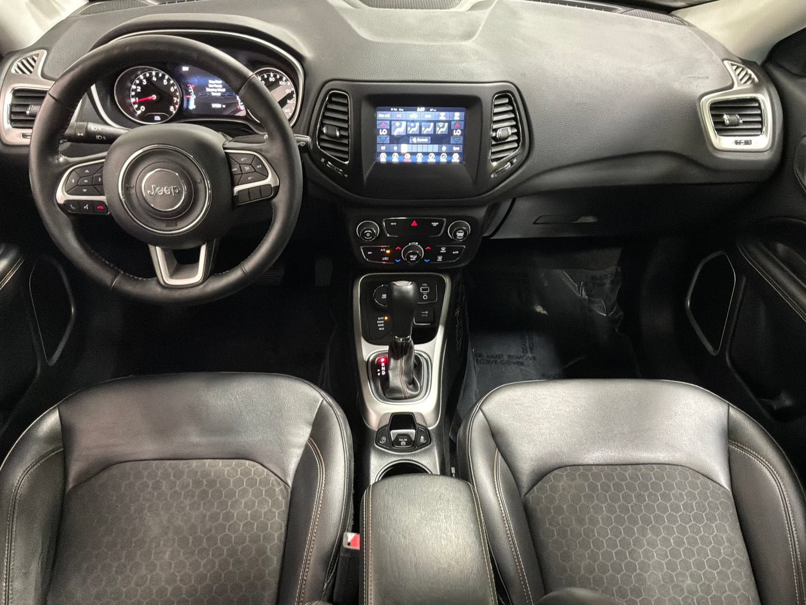 Used 2018 Jeep Compass Latitude w/ Popular Equipment Group AWD/4WD image 16