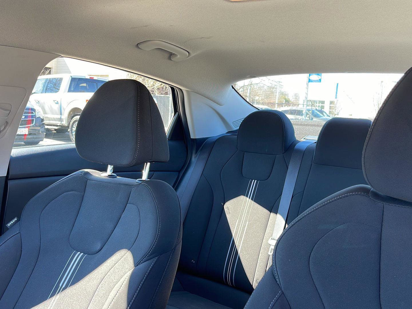 Used 2023 Hyundai Elantra SEL image 32