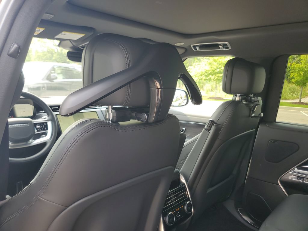 New 2026 Land Rover Range Rover Long Wheelbase SE AWD/4WD image 25