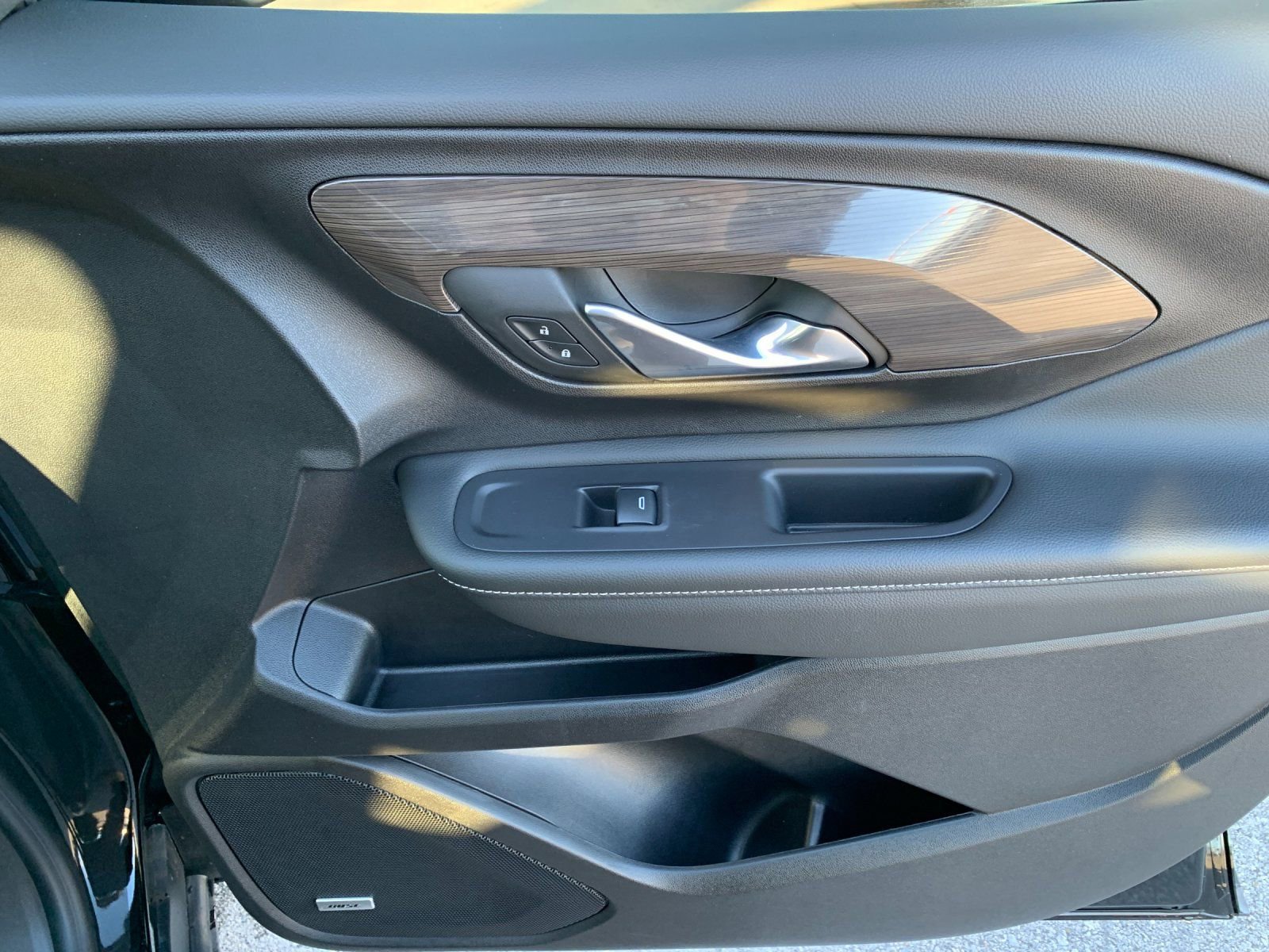 Used 2024 GMC Terrain Denali w/ Black Diamond Edition image 21