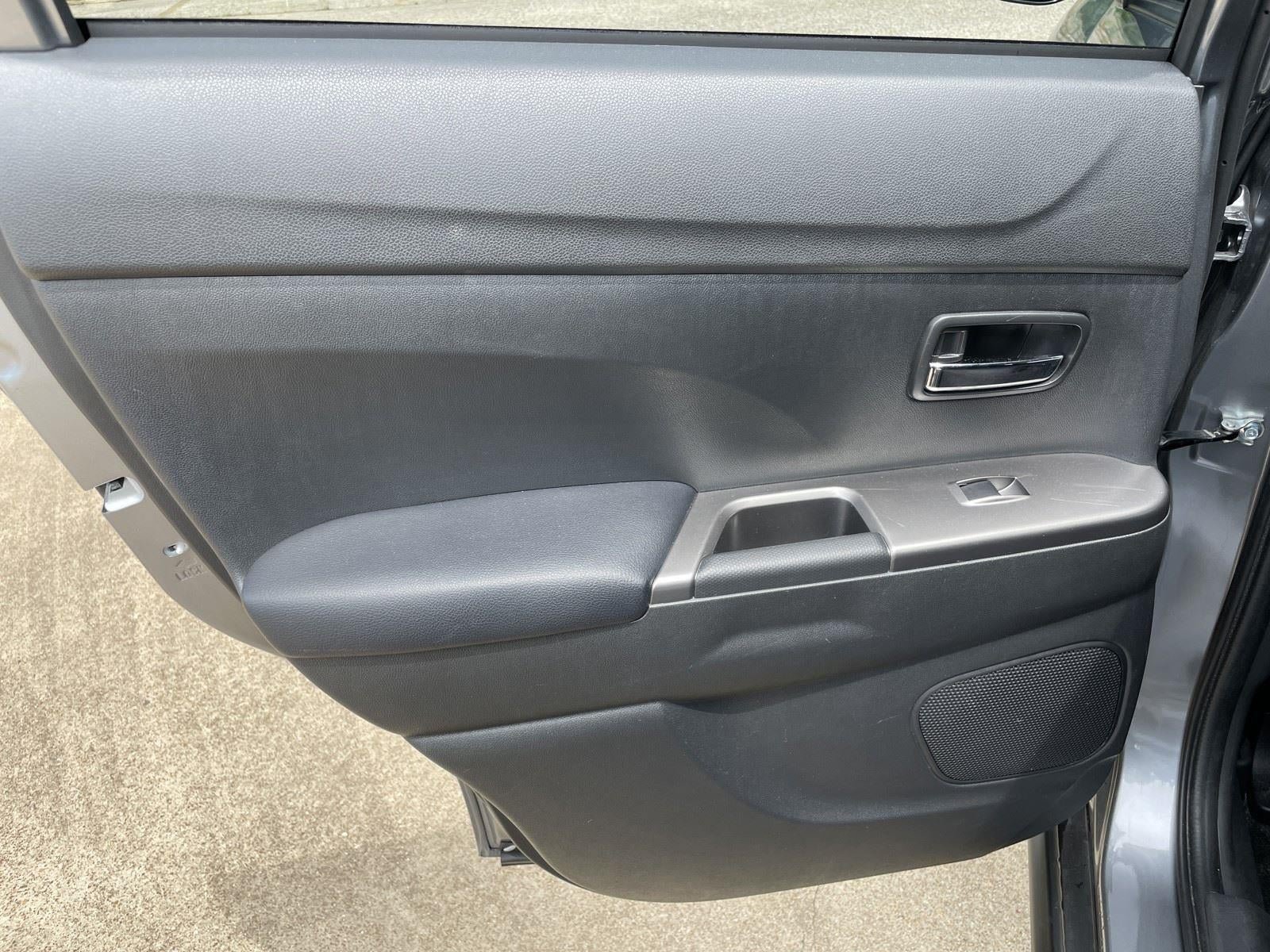 Used 2025 Mitsubishi Outlander Sport SE AWD/4WD image 40
