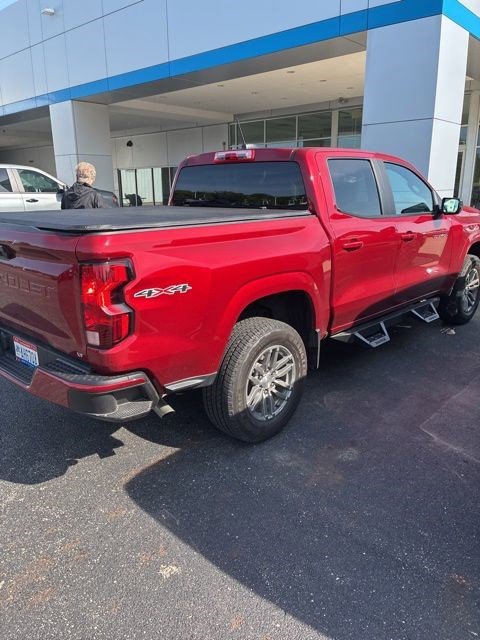 Used 2023 Chevrolet Colorado LT AWD/4WD image 12