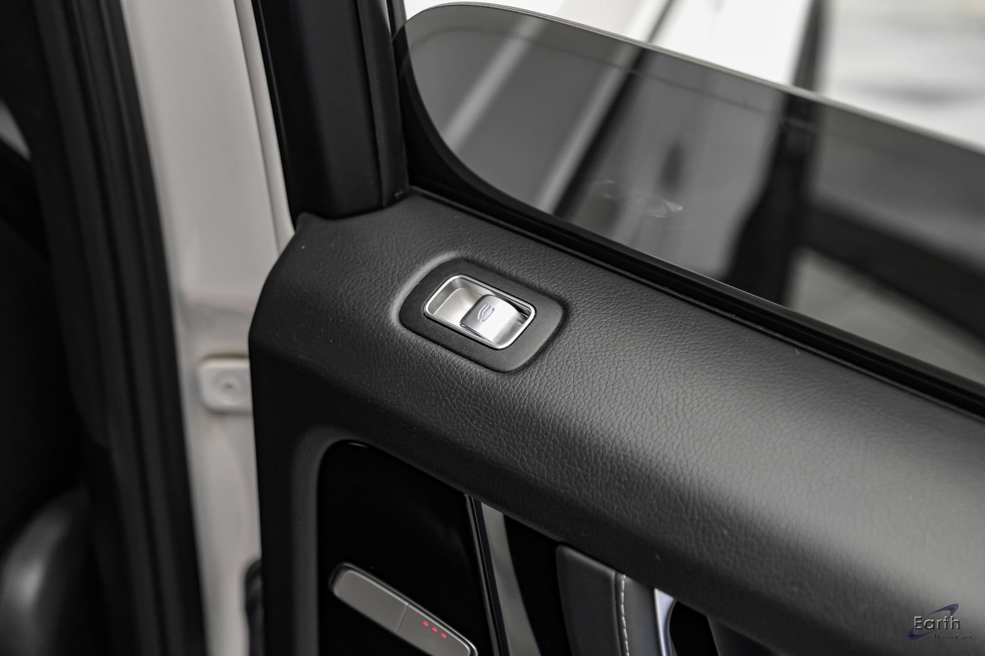Used 2025 Mercedes-Benz G 550 w/ Exclusive Interior Package image 92