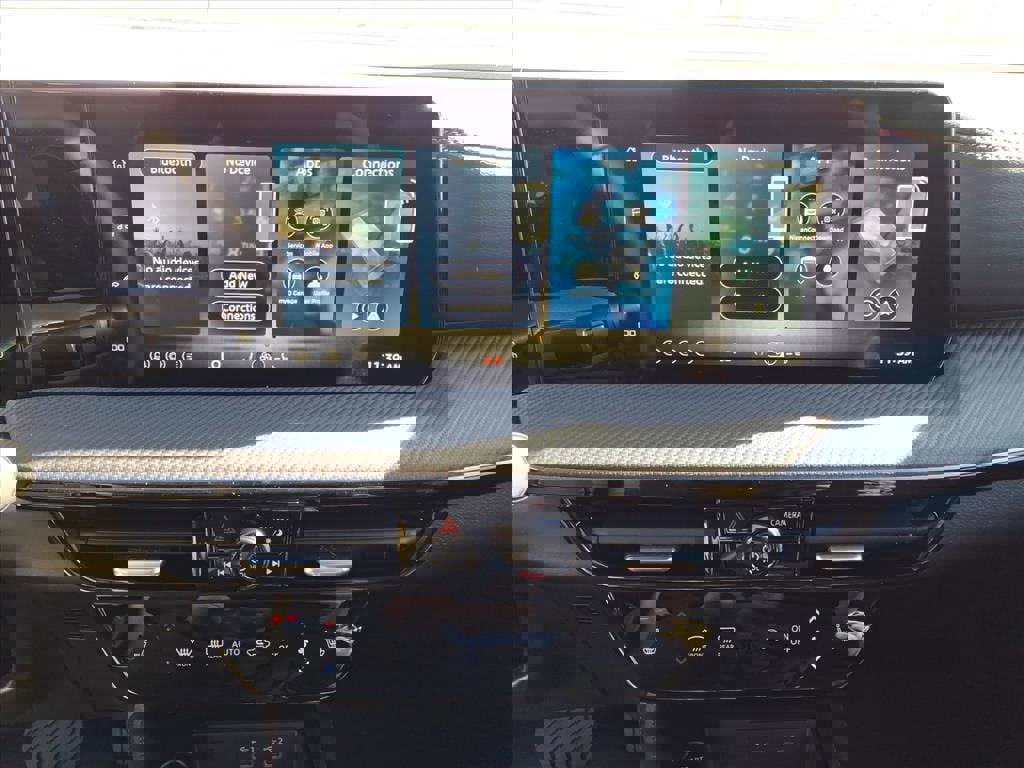 New 2026 Nissan Kicks SR w/ Cold Weather Package image 6