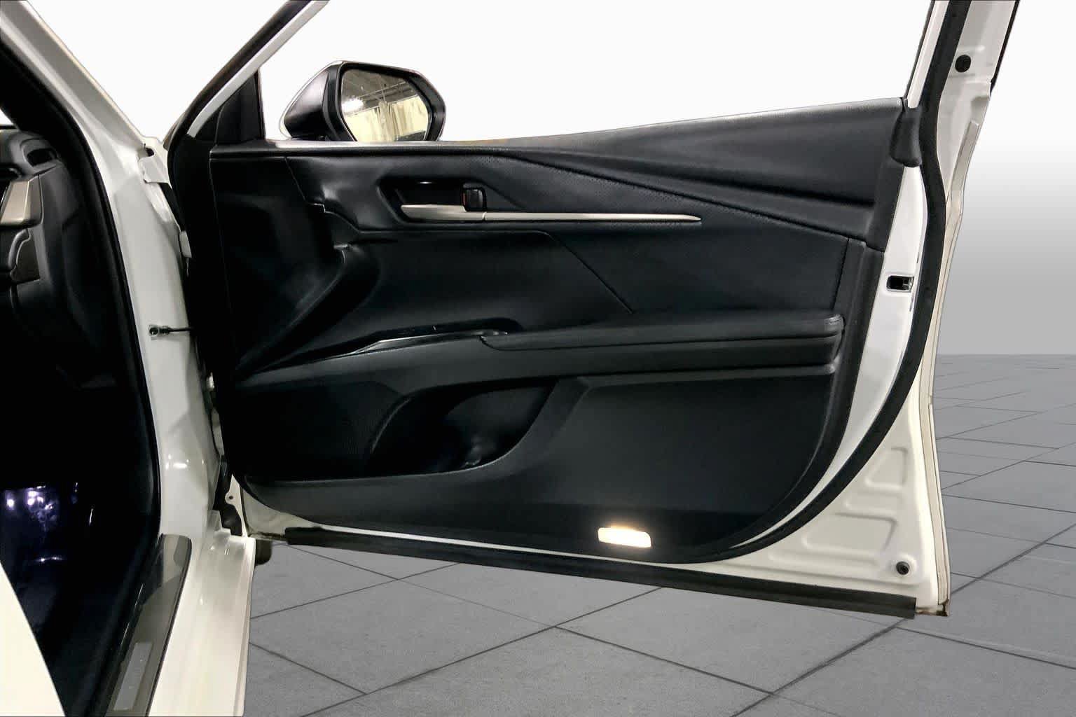 Used 2025 Toyota Camry XSE AWD/4WD image 23