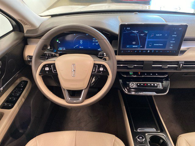 Certified 2023 Lincoln Corsair AWD w/ Equipment Group 101A image 11