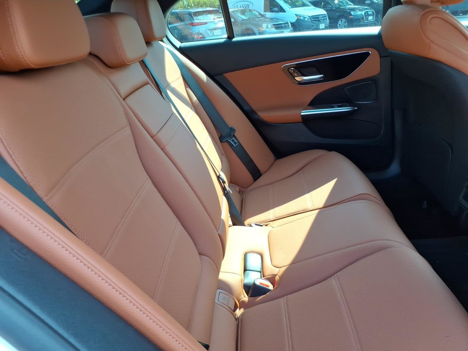 Used 2025 Mercedes-Benz C 300 4MATIC Sedan image 25