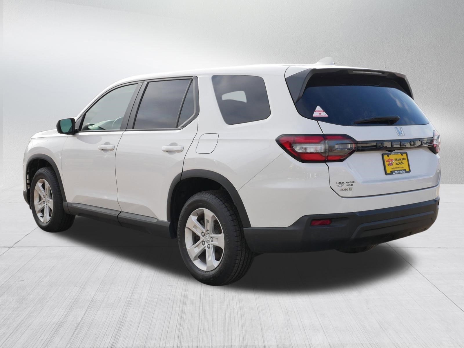Used 2023 Honda Pilot LX image 5