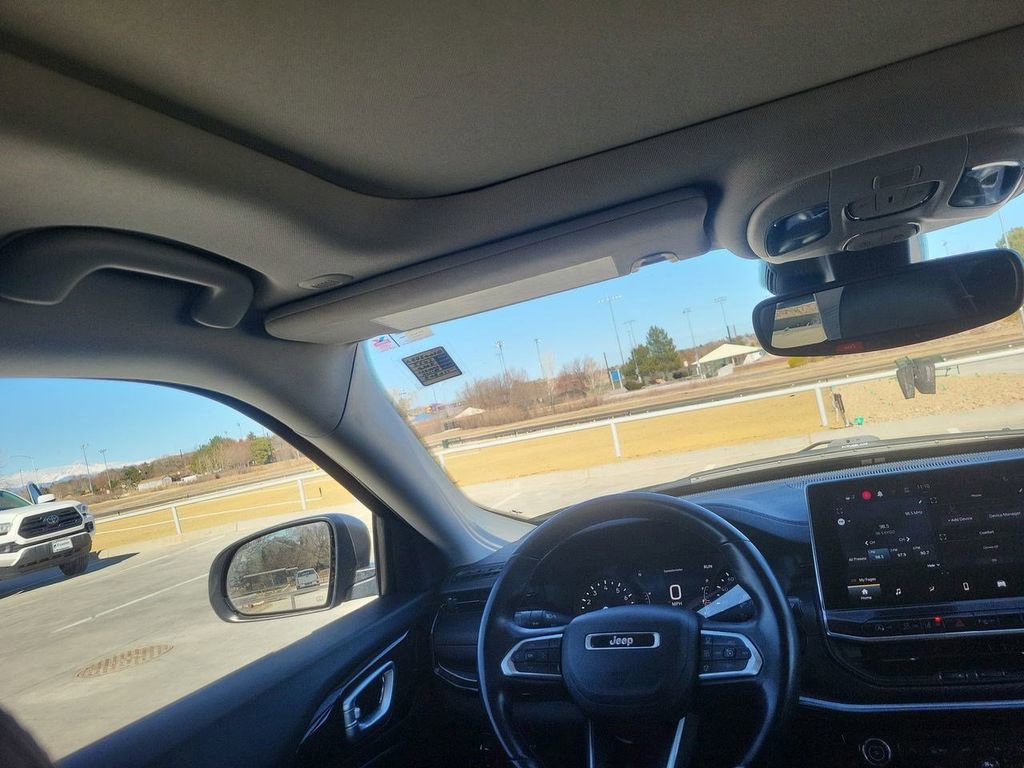 Used 2022 Jeep Compass Trailhawk w/ Sun and Sound Group image 11