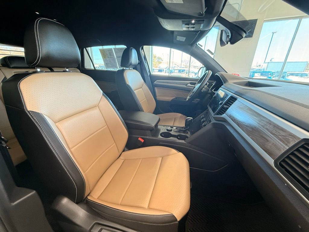 Used 2021 Volkswagen Atlas Cross Sport SE image 14