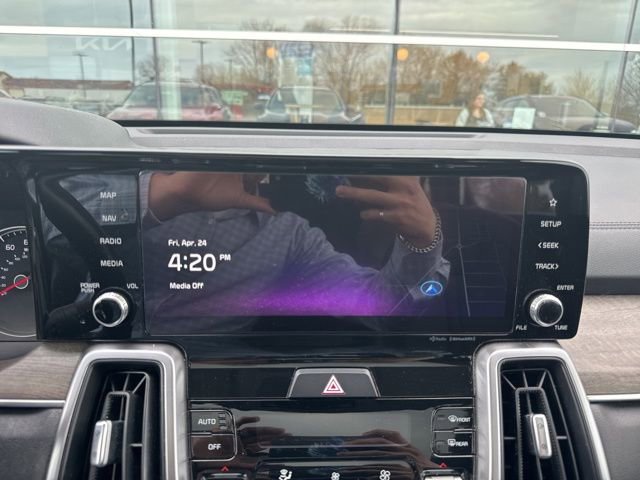 Certified 2023 Kia Sorento S w/ Panoramic Sunroof Package AWD/4WD image 10