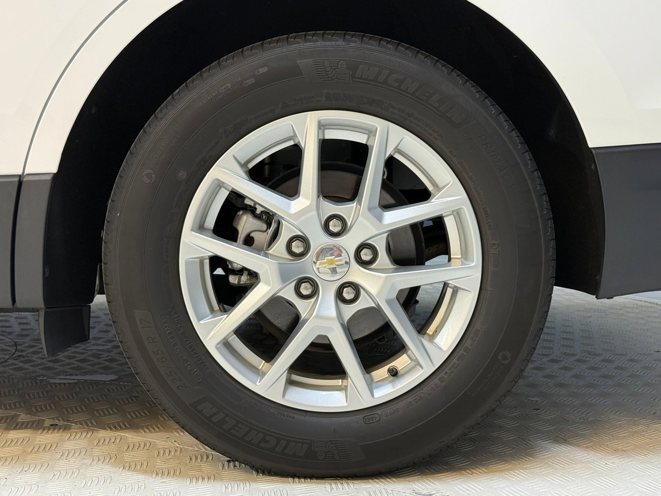 Used 2023 Chevrolet Equinox LS image 12