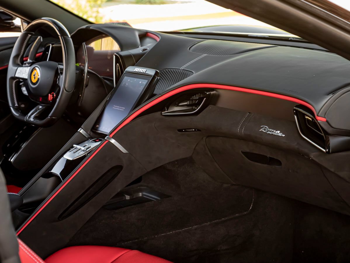 Used 2024 Ferrari Roma Spider RWD image 32