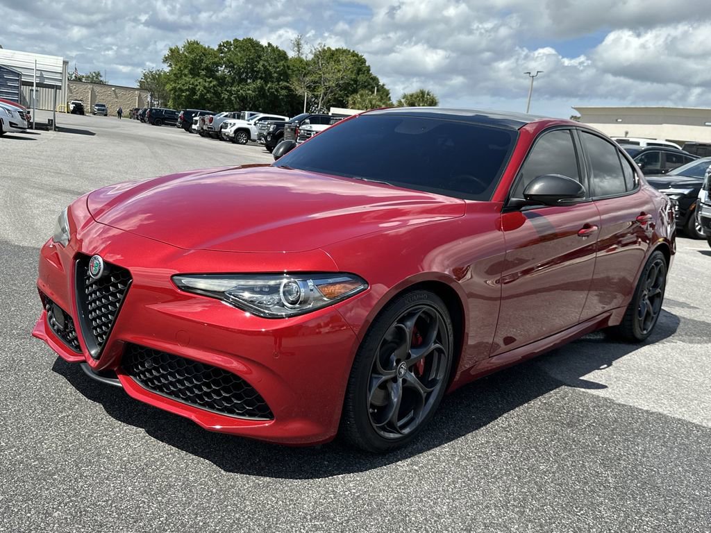 Used 2019 Alfa Romeo Giulia Ti Sport w/ Quick Order Package 22U Sport RWD image 2