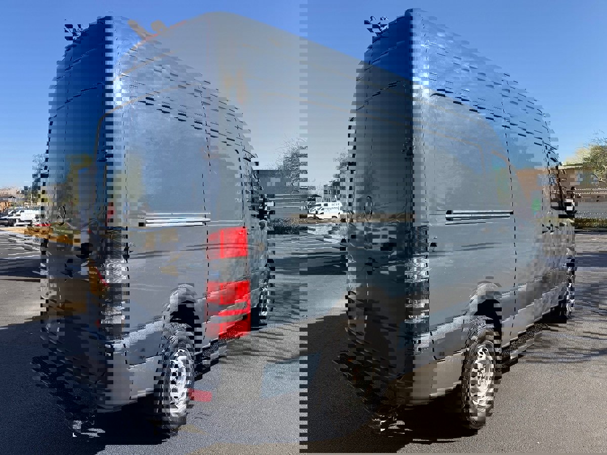 Used 2018 Mercedes-Benz Sprinter 2500 image 6