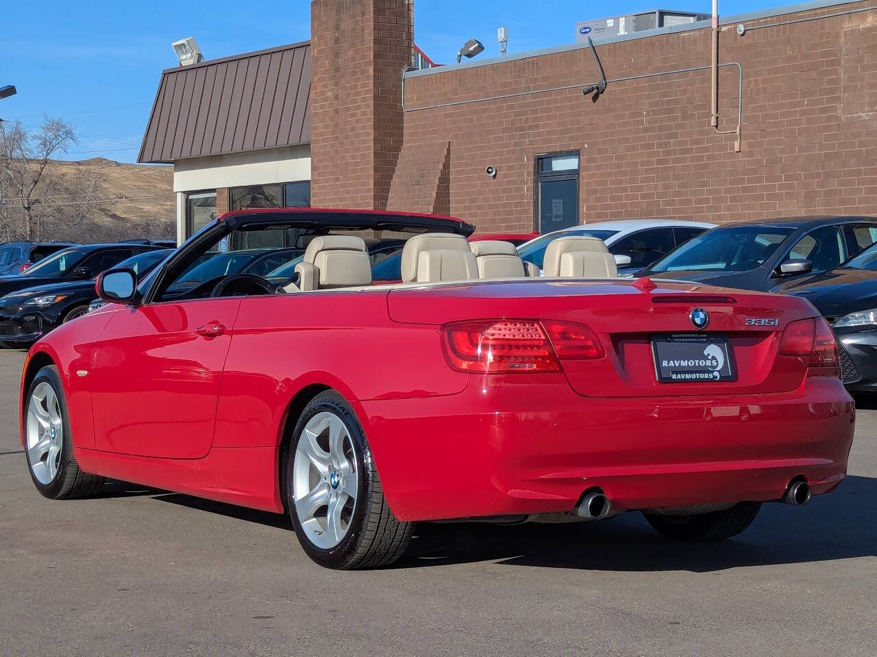 Used 2011 BMW 335i Convertible RWD image 9