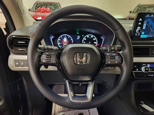 Certified 2025 Honda Pilot Touring image 19