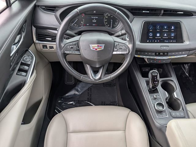 Used 2022 Cadillac XT4 Premium Luxury w/ Enhanced Visibility Package image 17