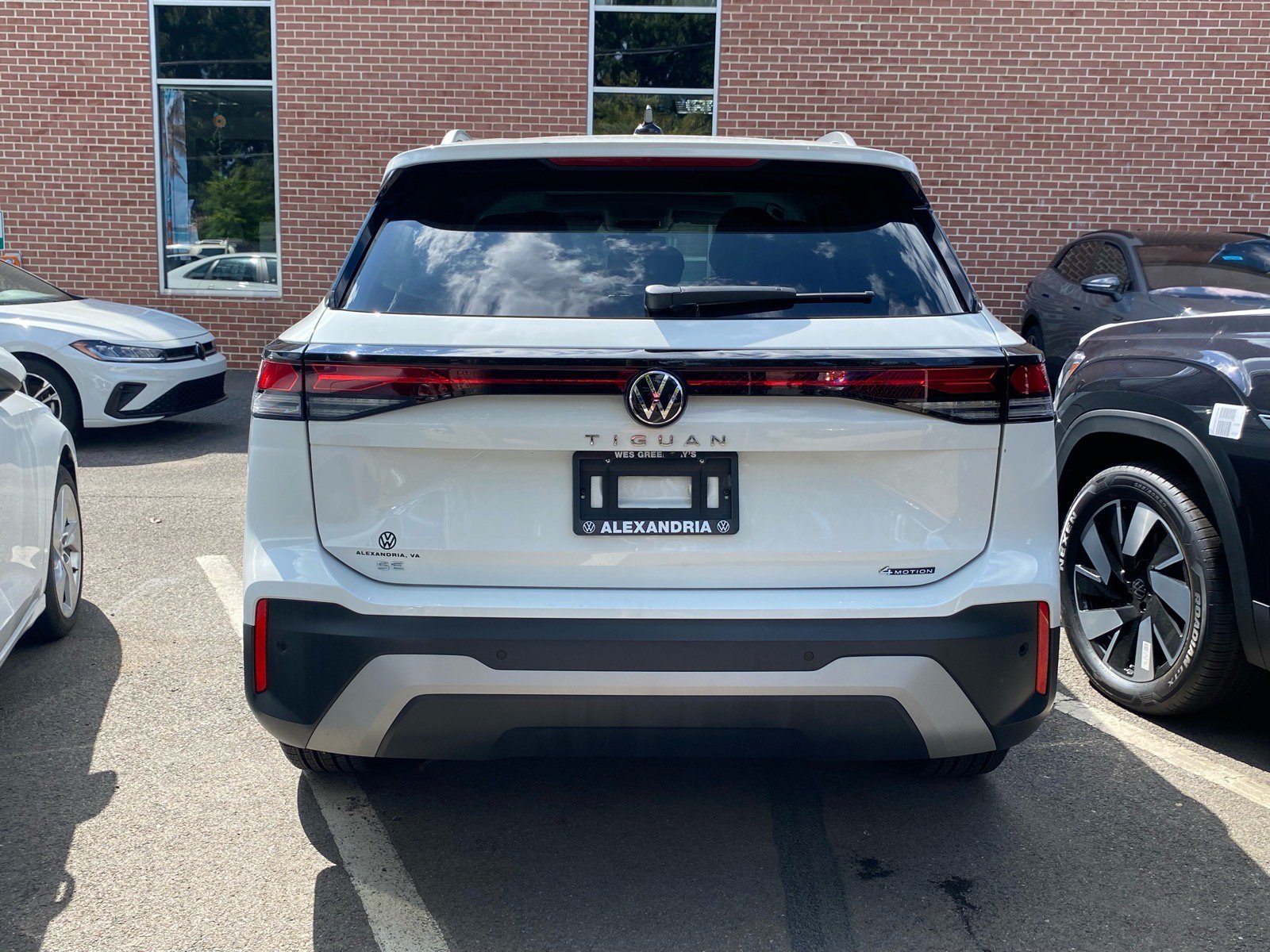 Certified 2026 Volkswagen Tiguan SE AWD/4WD image 3