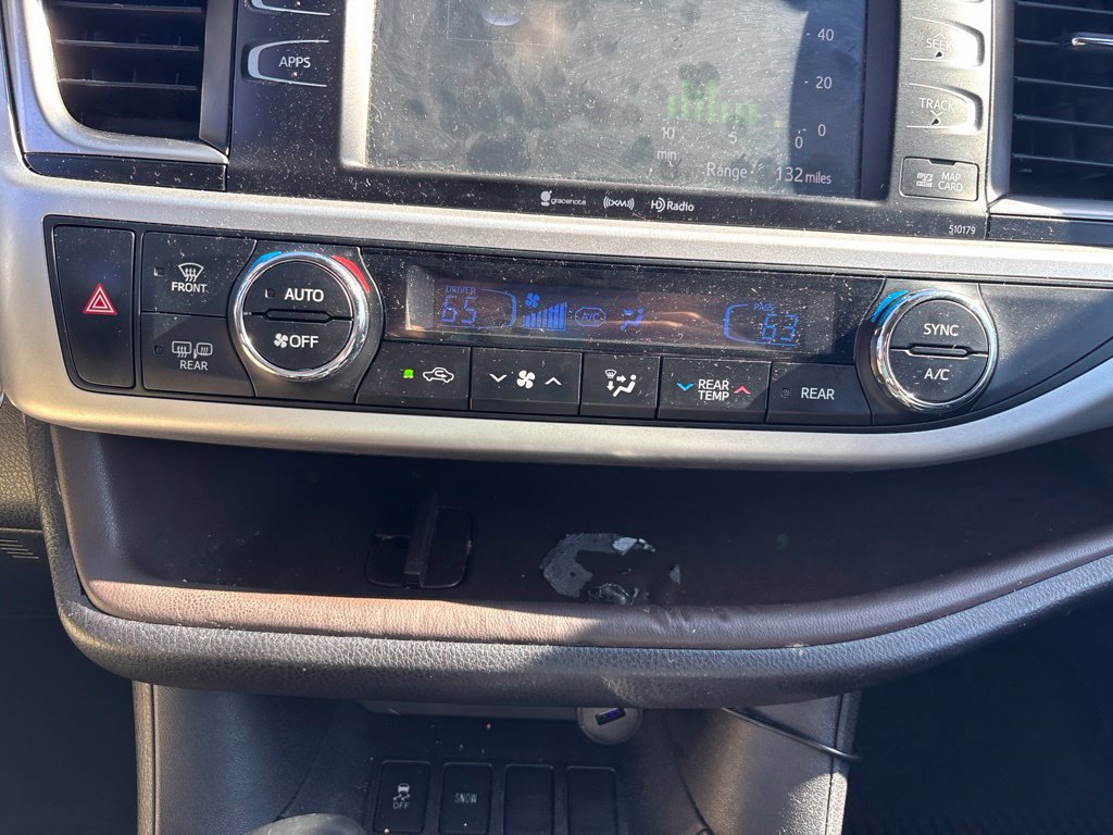 Used 2018 Toyota Highlander XLE FWD image 22
