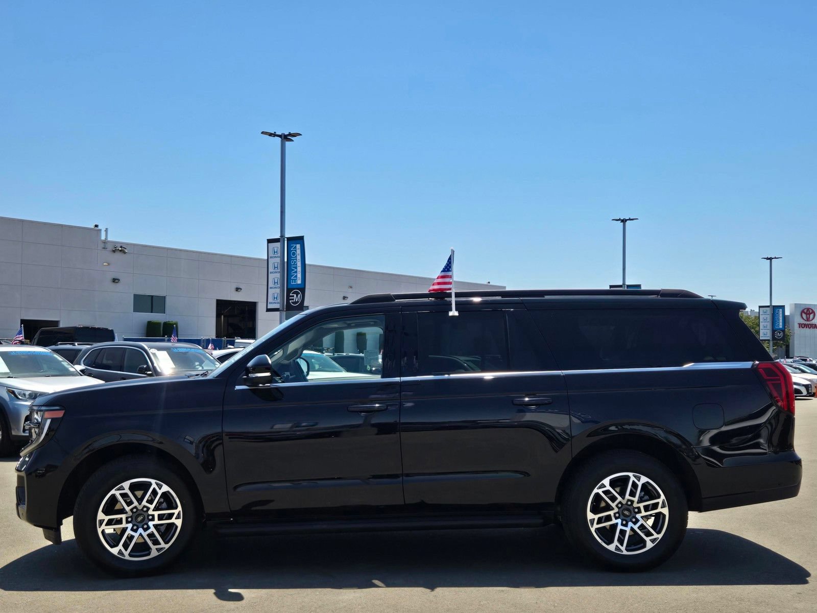 Used 2025 Ford Expedition Max Active AWD/4WD image 4