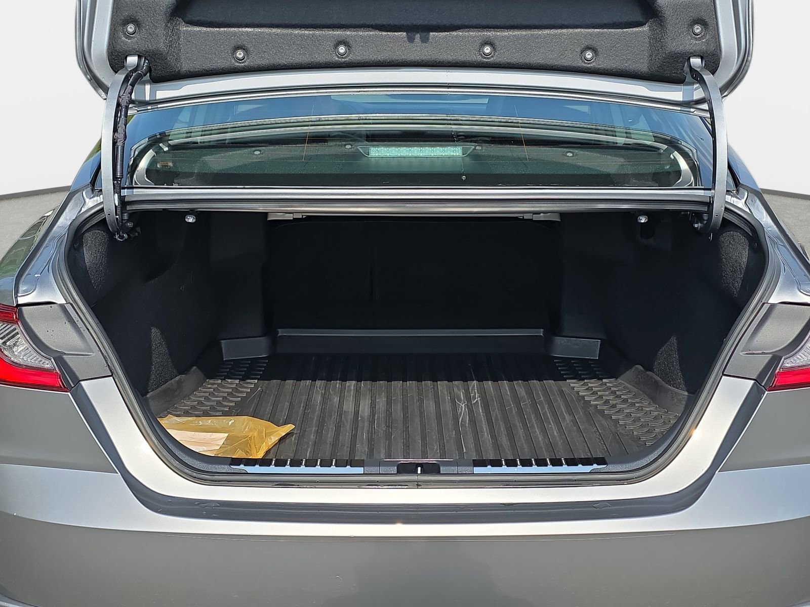 Used 2025 Toyota Camry XSE image 12