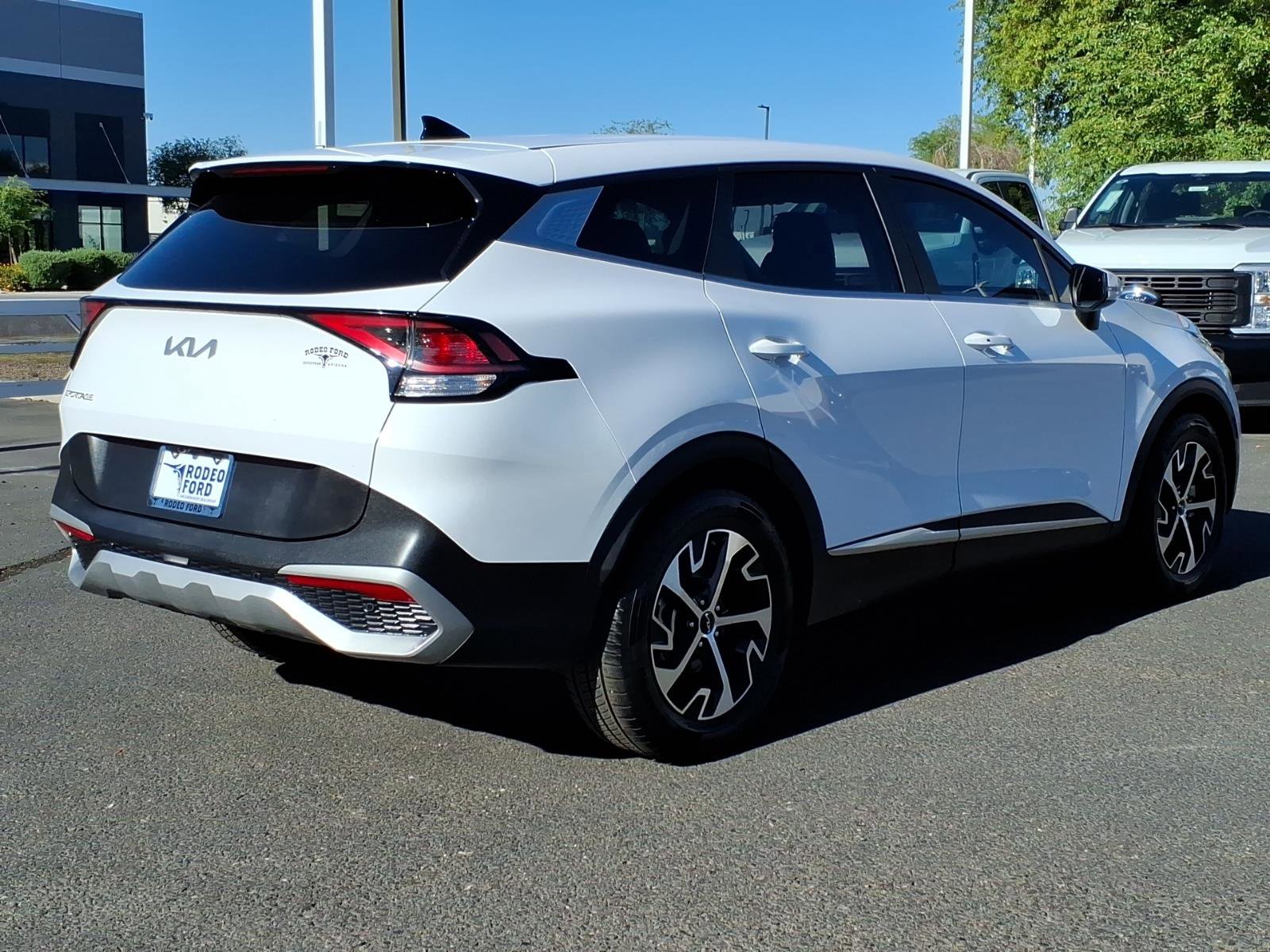 Used 2023 Kia Sportage EX image 5