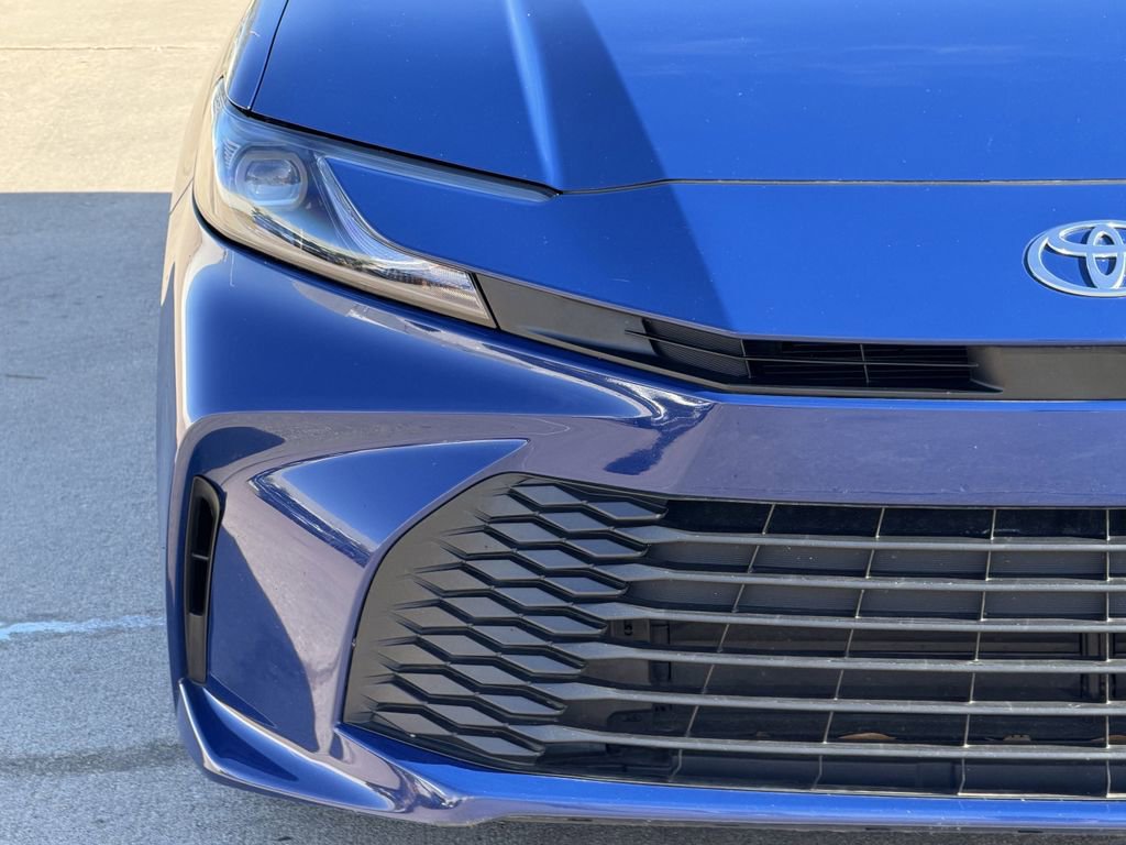 Used 2025 Toyota Camry LE FWD image 5
