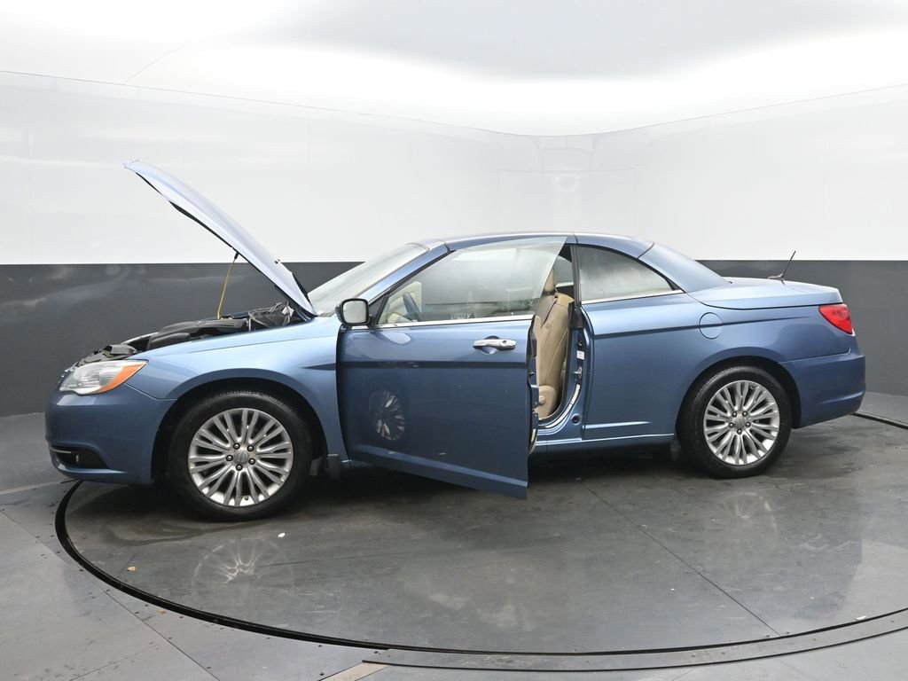 Used 2011 Chrysler 200 Limited image 53