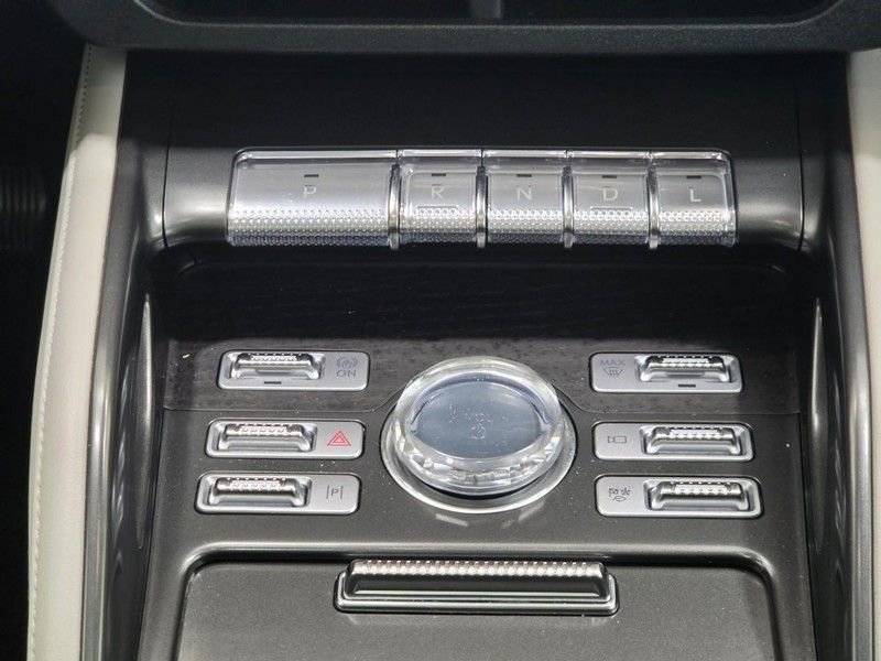 Used 2025 Lincoln Nautilus Reserve AWD/4WD image 11