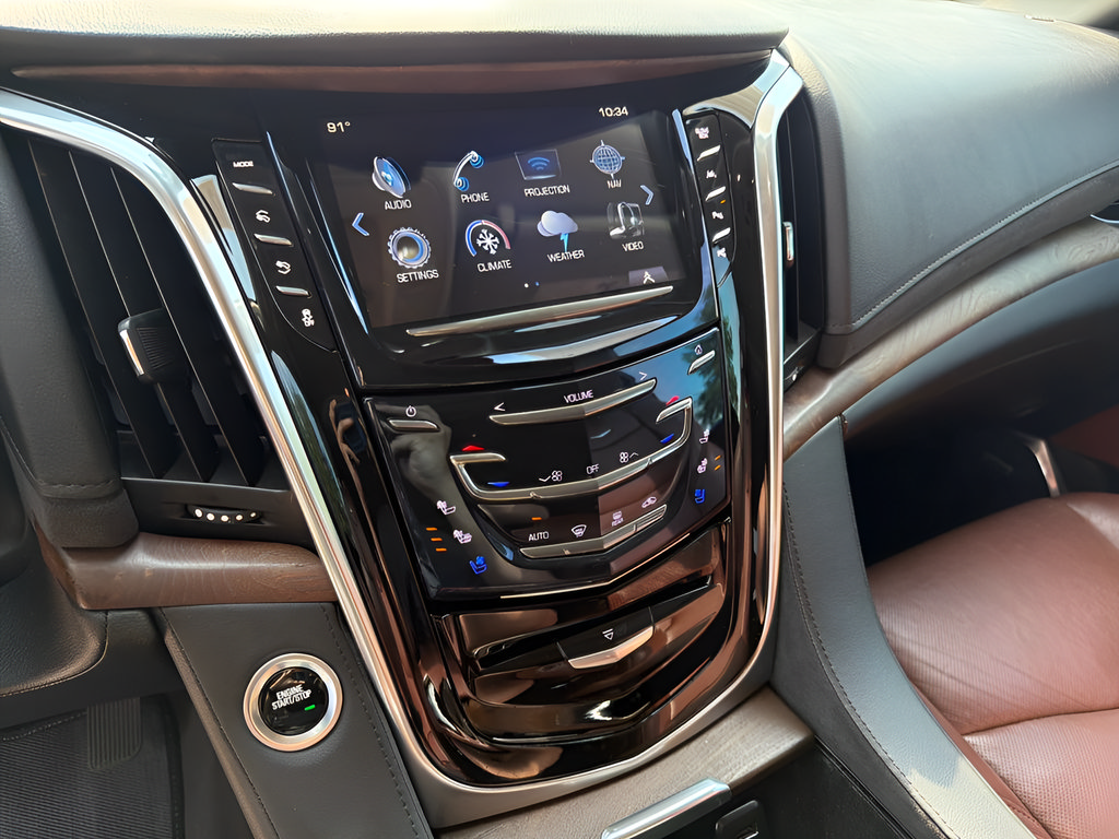 Used 2020 Cadillac Escalade Premium Luxury RWD image 33